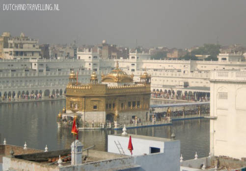 Amritsar - Uitzicht over de Golden Temple vanuit ons hotel