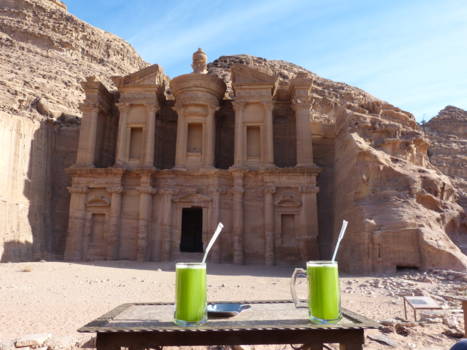 Petra - Rust boven uit en geniet van een heerlijk koel drankje.