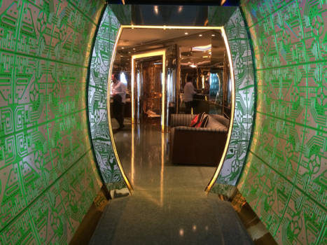 Dubai - Gang op 300 meter hoogte in Al Arab hotel