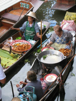 Bangkok - Drijvende restaurantjes - Floating Market -