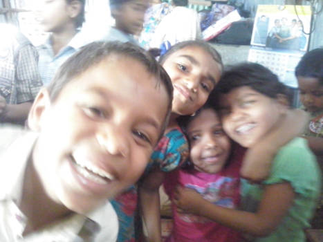 Mumbai - When kids are really enthusiastic of seeing a photo camera