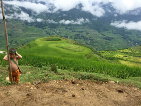 Sapa - Little girl in Sapa, Vietnam