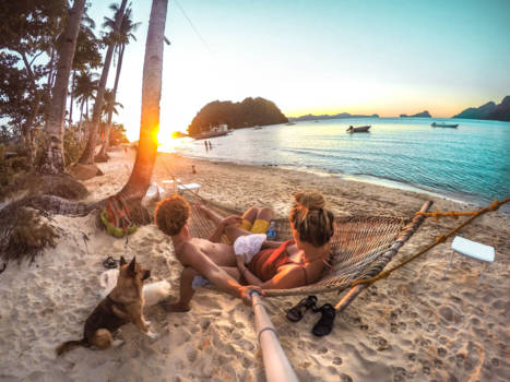El Nido - Dogs loves sunsets too