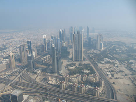 Dubai - De torenhoge macht van de Burj Khalifa over Dubai