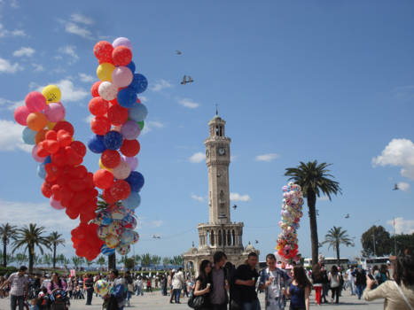 Turkije - Ballonnen op het plein in Izmir