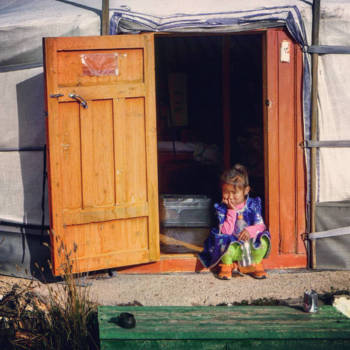 Gorkhi-Terelj National Park - Litlle Girl is checking me out