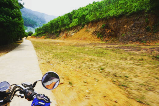 Hué - Cruising down the Hai Van Pass