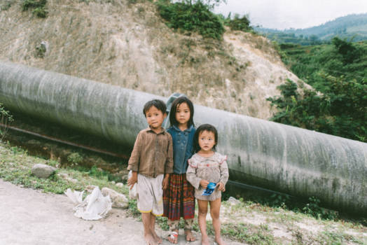 Sapa - Spotted these three beautifull children while i was hiking through Sapa, Vietnam.