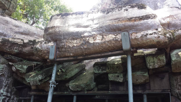 Cambodja - Uit de kluiten gewassen boomwortels, ankors wat tempels cambodja