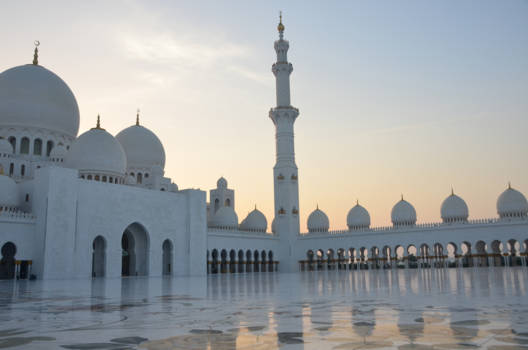 Dubai - All white everything