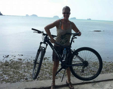 Koh Samui - Op fiets rondje Koh Samui.Hier op zuidelijkste punt.Trots als Leontien van Moorsel;-)