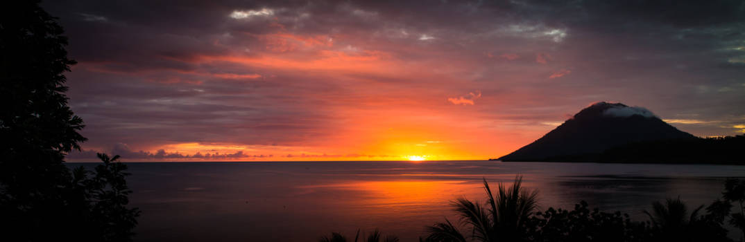 Sulawesi - Heerlijk genieten bij een paradijselijke zonsondergang op Bunaken -  Sulawesi