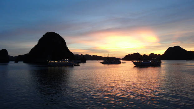 Halong Bay - Een venster naar andere werelden,  Halong Bay, Vietnam 2016
