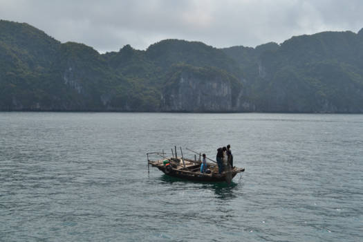 Halong Bay - Fisherman Friends