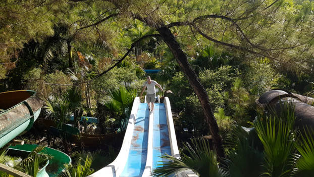 Vietnam - Exploring an abandoned waterpark