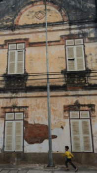 Savannakhet - Play the streets.