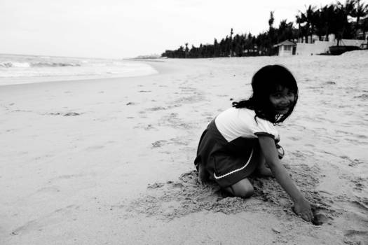 Hoi An - girl on the beach, vietnam