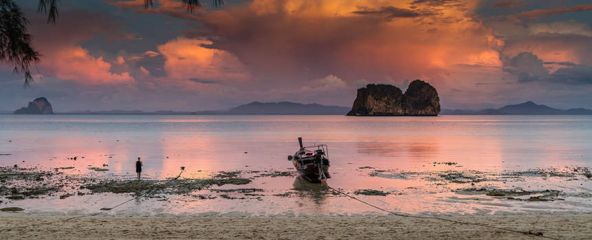 Thailand - Sunset on the beatifull islang koh gnai
