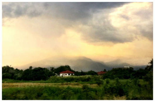 Thailand - Uitzicht vanuit de nachttrein Chiang Mai - Bangkok is werkelijk schilderachtig mooi