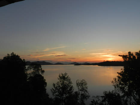 Batang Ai national park - Zonsondergang Batang Ai resort