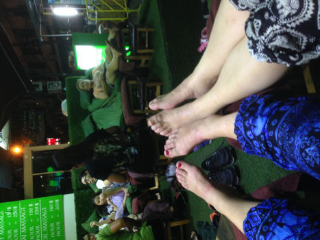 Khao San Road - aaaah Madammm, you want foot massage ????
