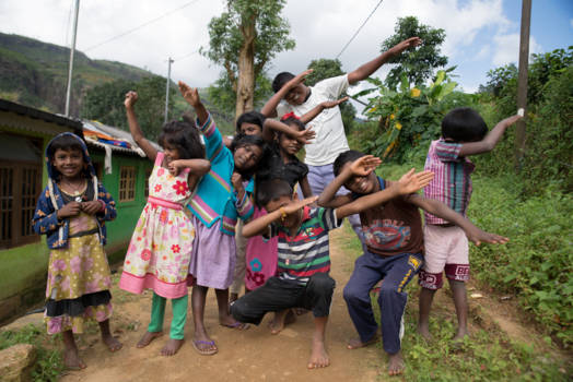 Sri Lanka - Talented Sri Lanka kids perform the Dab