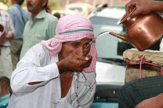 India - Wateruitdelers in Delhi