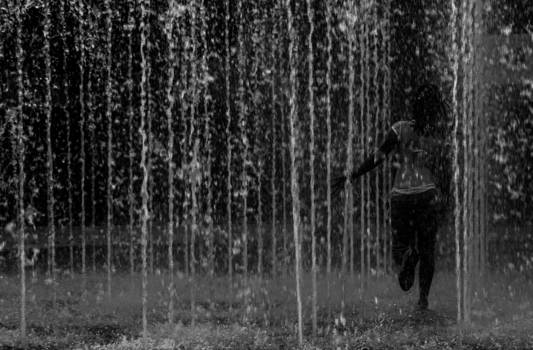 Zuid-Korea - Playing in the fountain