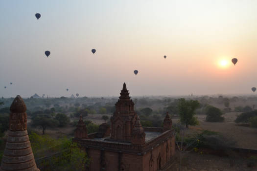 Myanmar - zonsopgang in Bagan