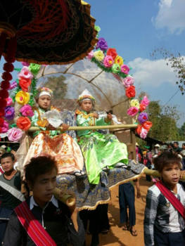 Myanmar - Viering van de eerste periode Bhikkhu in wordeing