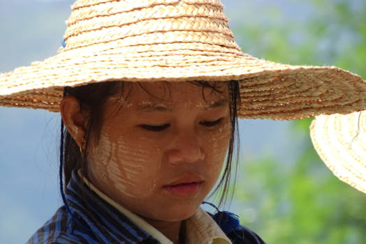 Inle Lake - Young girl