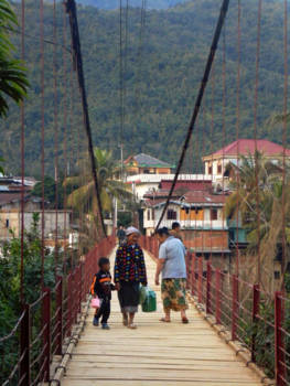Laos - Hangbrug in Laos