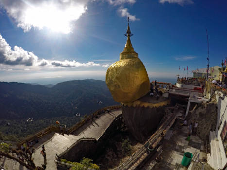 Myanmar - Golden Rock Mt Kyaiktiyo