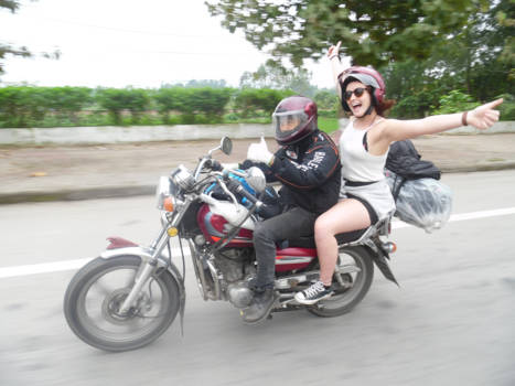 Hué - Wanneer je bij de 'EasyRiders' achterop springt...