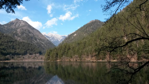 China - Mirror Lake in Jiuzhaigou, Sichuan (China)
