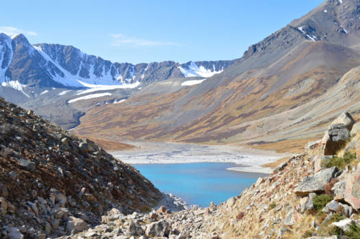 Mongolië - knalblauwe bergmeren in het Altai gebergte