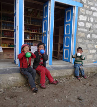 Nepal - Happy kids!