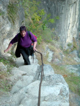 Tiger Leaping Gorge - Af en toe gelukkig een stuk touw om je vast te houden