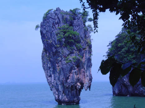 Phuket - Herinnert u zich deze film nog ?? Dit is de beroemde James Bond Rock........