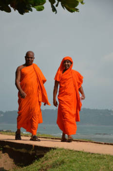Sri Lanka - Wandelende monnikken