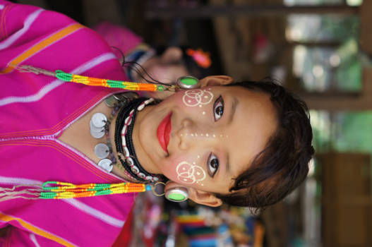 Thailand - Kleurrijk meisje!