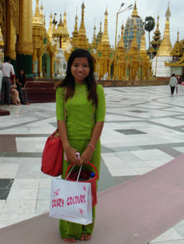 Yangon - Crazy colours of Yangoon