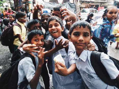 Mumbai - 'Didi, didi, photo banaana!'/'Sister, take a picture! Schoolkids from the Dharav slum