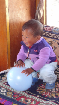 Nepal - Zoveel lol met een ballon!