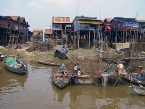 Cambodja - Paalwoningen Kompong Kleangh Tonlé Sapmeer