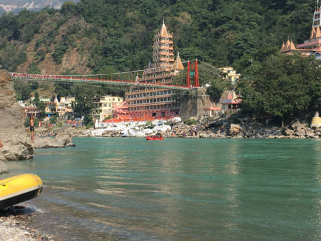 India - Een van de grote bruggen over de Ganges