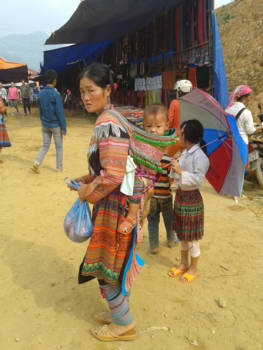 Sapa - Bonte klederdracht in Sapa