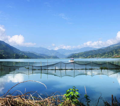 Nepal - Lake chillings in Pokhara