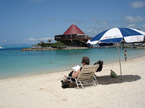 Japan - Relaxen @ Okinawa Beach......