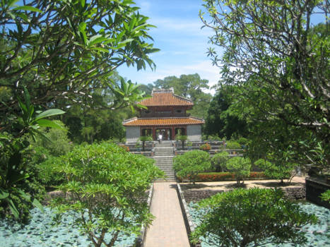 Vietnam - Wandelen in de tempeltuinen